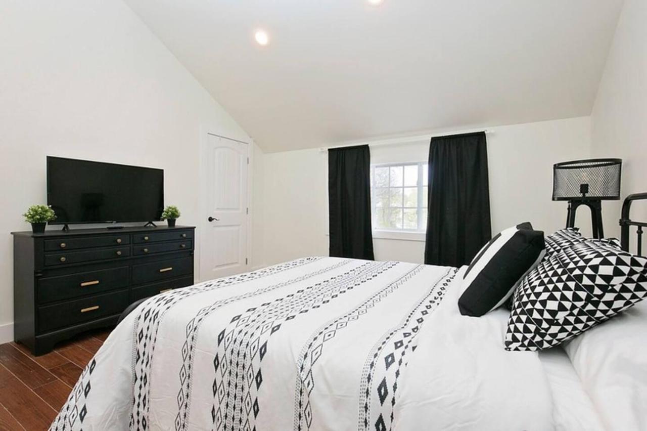 Park Carriage House Rest & Explore With Hollyhock Louisville Bagian luar foto